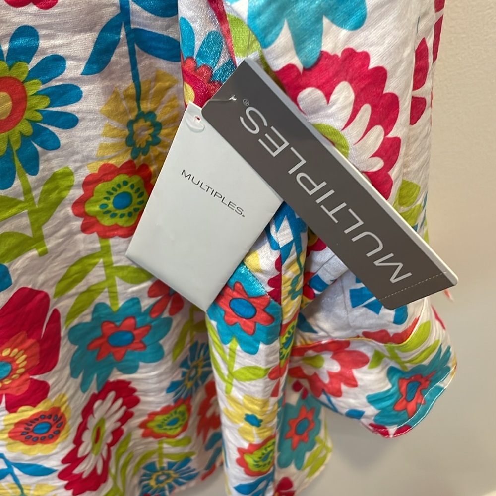 MULTIPLES Floral Button-Up Blouse Size 2X, NW - Picture 4 of 15